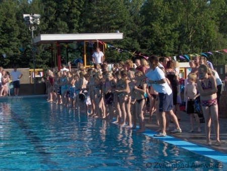 09-geld-in-het-water-gooien